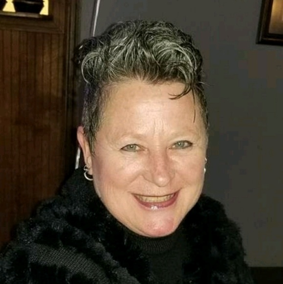 Meet your Posher, Amy - Picture 1 of 1